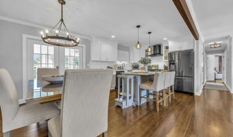 10 Linda Cir, Aberdeen, NJ 07747