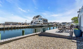 209 Fernwood Dr, Bayville, NJ 08721