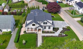 35 Coggeshall Ave, Newport, RI 02840