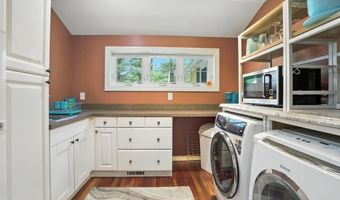 37 Magazine St, Bedford, NH 03110