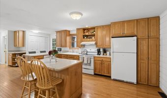 21 Nathaniel Dr, Amherst, NH 03031