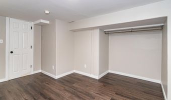 228 Hilltop Rd, Ames, IA 50014