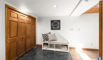 201 S 5th Ave, Brandon, SD 57005
