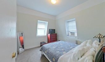 36 Dixon St, Newport, RI 02840