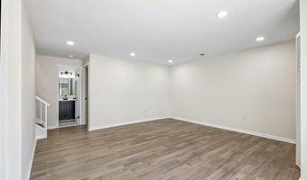 7403 HOUNDSBURY Ct, Alexandria, VA 22315