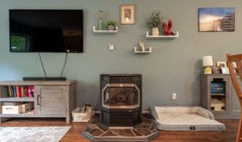 37 Evergreen Rd, Alloway, NJ 07461