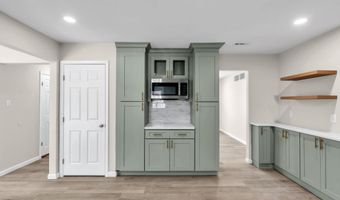 5 Buxton Ct, Barnegat, NJ 08005