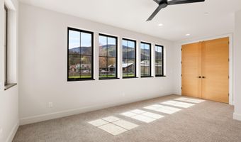 138 Clear Creek Dr, Ashland, OR 97520