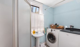 9 Mountainville Rd, Danbury, CT 06810