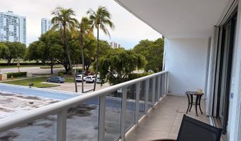 3625 N Country Club Dr 206, Aventura, FL 33180