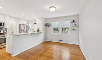 2021 S LANGLEY St, Arlington, VA 22204