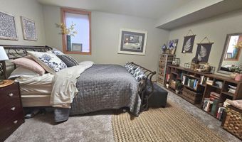 2510 Bobbie Dr, Aberdeen, SD 57401
