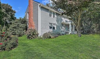 1216 E Main Rd, Middletown, RI 02842