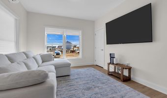 42 Carlyle Dr, Bayville, NJ 08721