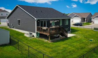 5453 Rowling Dr, Ames, IA 50014