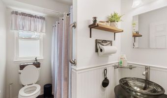 1317 Cable Ave, Beachwood, NJ 08722