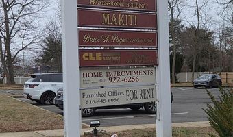 121 W Oak St, Amityville, NY 11701
