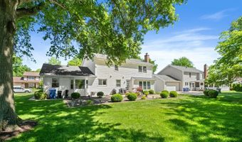 1858 Dougherty Estates Dr, Ballwin, MO 63021