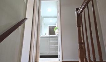 5035 AMERICANA Dr, Annandale, VA 22003