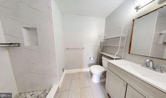 2011 N OAKLAND St, Arlington, VA 22207