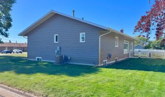 209 10th Ave NW, Bowman, ND 58623