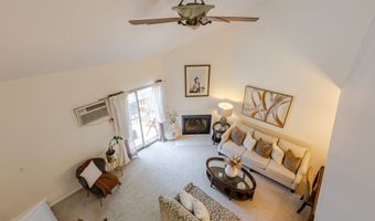 8 Rose Ln 18-10, Danbury, CT 06811