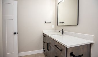 87653 8th St, Veneta, OR 97487
