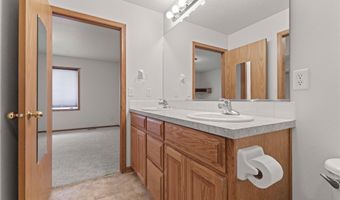 838 Lindsay Ct SW, Altoona, IA 50009