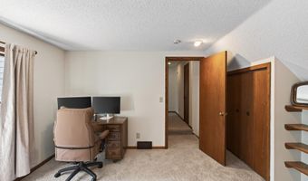 8906 138th Street Ct, Apple Valley, MN 55124