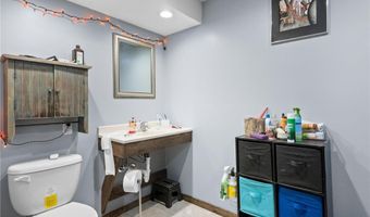 320 7th Ave E, Alexandria, MN 56308