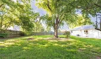 1000 Tater Black Rd, Bentonville, AR 72712