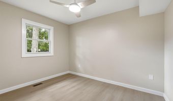 60 Woodland Rd, Bayville, NJ 08721