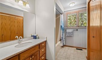 9 Farnham Dr, Bella Vista, AR 72714