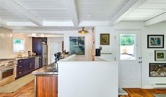 33 W Main Rd, Little Compton, RI 02837