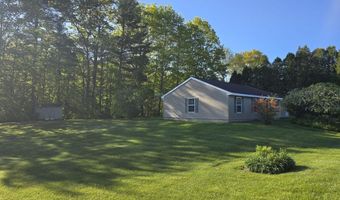 83 Clover Ln, Auburn, ME 04210
