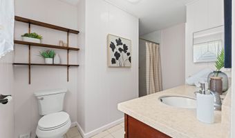 98-822 Kaamilo St, Aiea, HI 96701