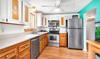47 Allston Ave, Middletown, RI 02842