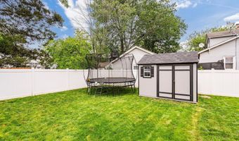 140 Pennant Ave, Beachwood, NJ 08722