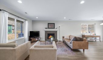 611 Rosewood Dr, Bellevue, ID 83313