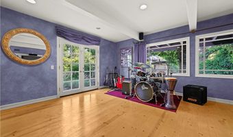 5920 Colodny Dr, Agoura Hills, CA 91301