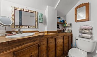 1215 NAVARINO St, Algoma, WI 54201