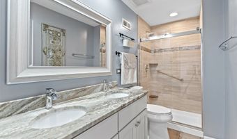 15 E Fairview St, Arlington Heights, IL 60005
