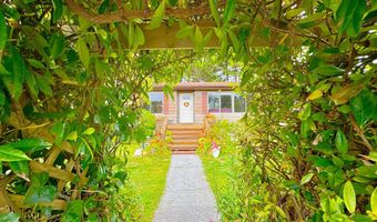 1029 FIFIELD St, Brookings, OR 97415