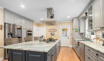 15 Park Ave, Burrillville, RI 02830