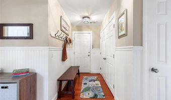 15 Zephyr Ln, Barrington, RI 02806