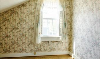 165 Sowams Rd, Barrington, RI 02806