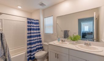6421 Maple Leaf Ln, Riverbank, CA 95367