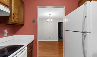9 Pleasant Park Ave 2I, Barnstable, MA 02601