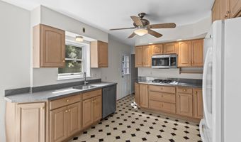 3548 N VALLEY St, Arlington, VA 22207