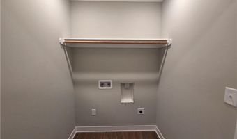 30 E 7th St, Adrian, MO 64720